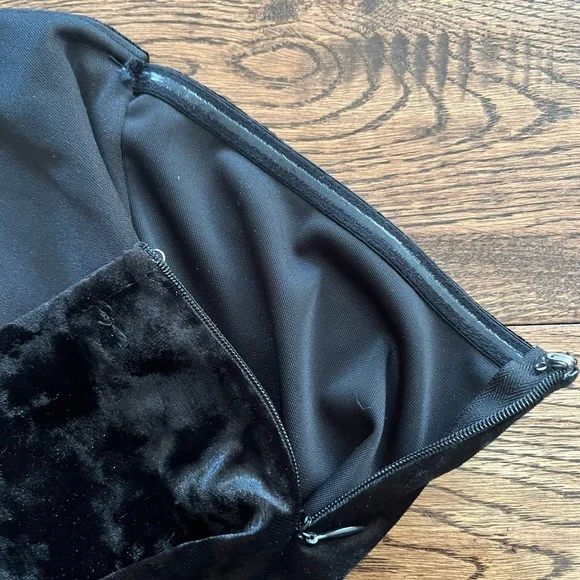 ✨ Black Velvet Strapless Dress ✨ - Picture 5 of 6